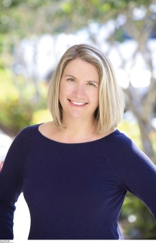 Margot Hunt Author Photo (1).jpg